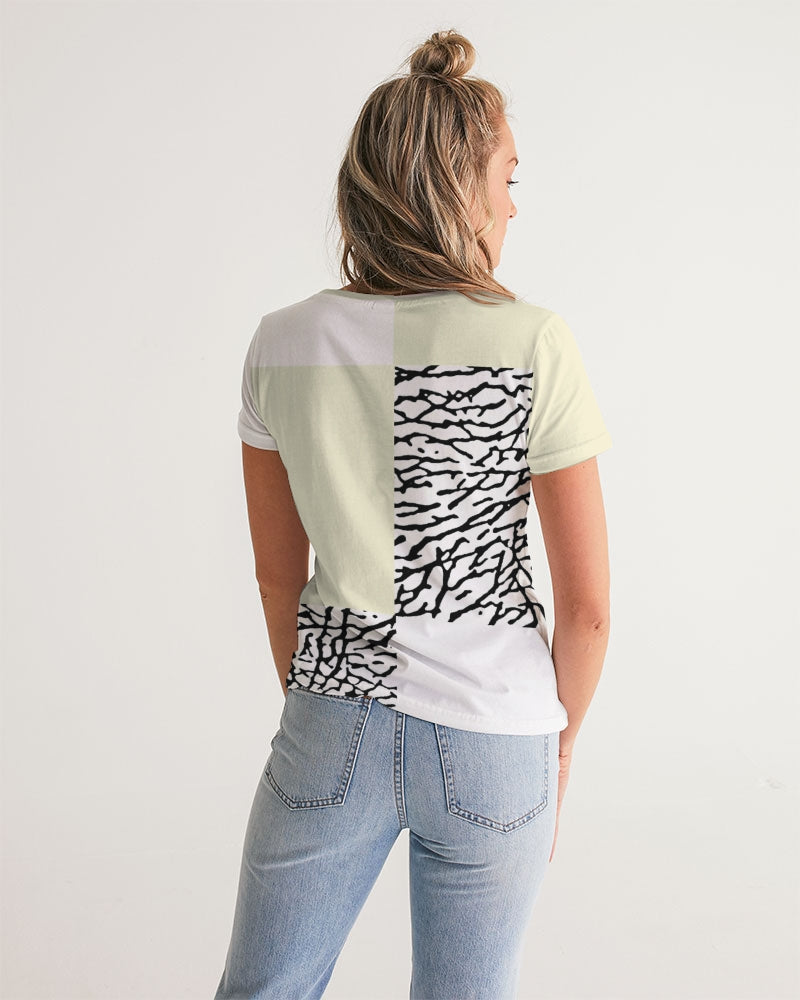 Reimaged 3’s (Square) Women's V-Neck Tee